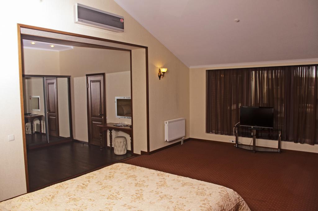 Sv Park Hotel Charkiw Exterior foto